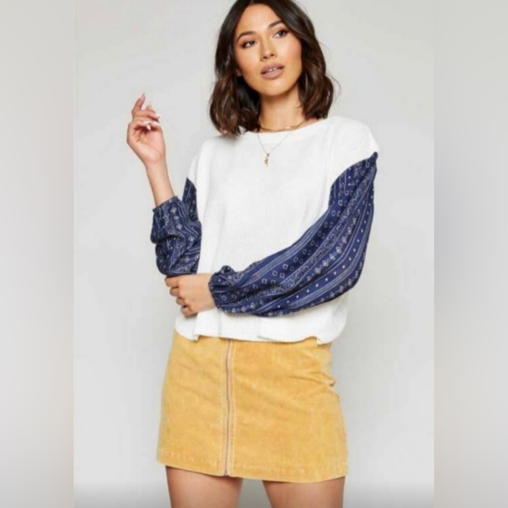 Sadie and sage waffle knit indigo sleeve blouse
